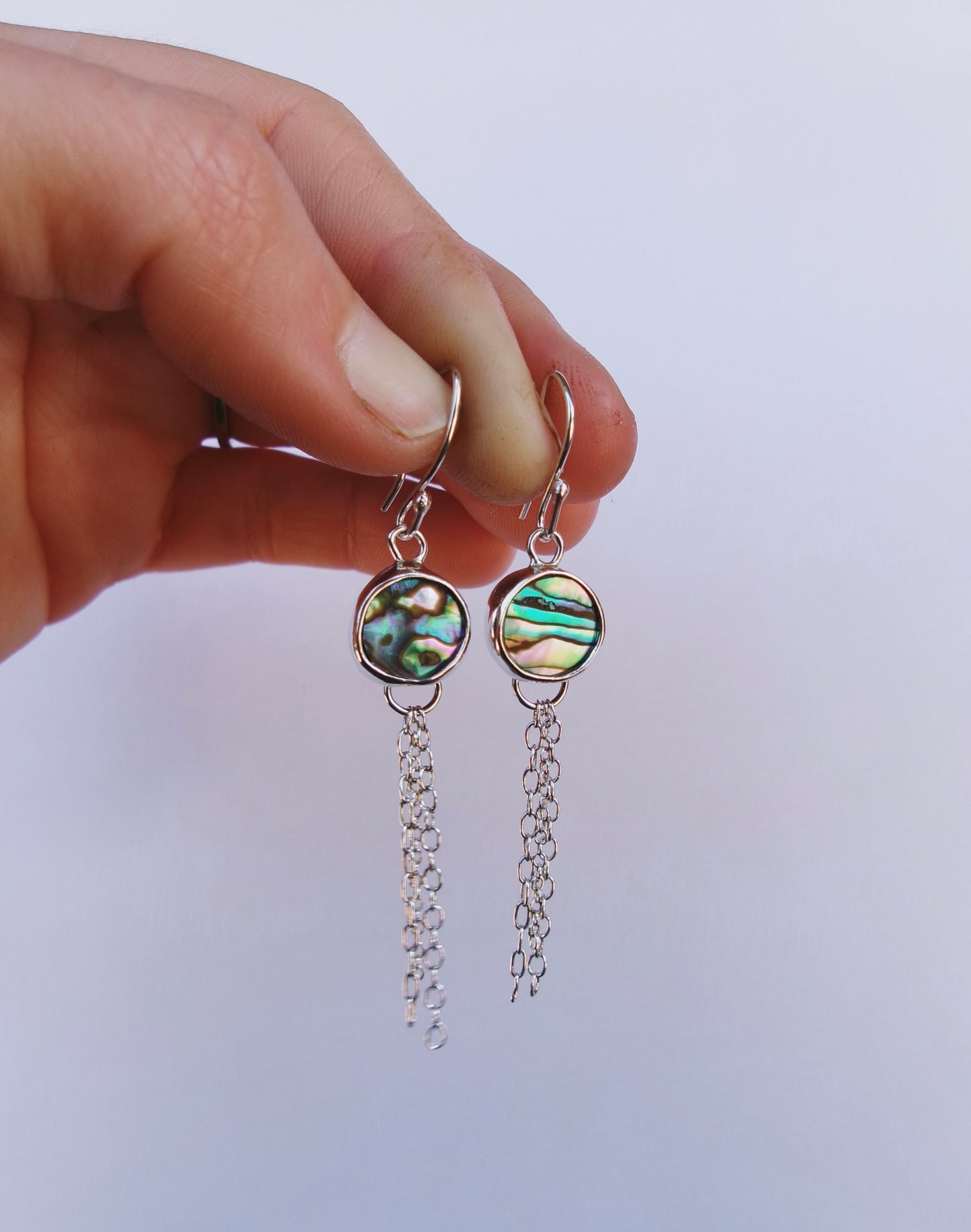 Cordelia dangles