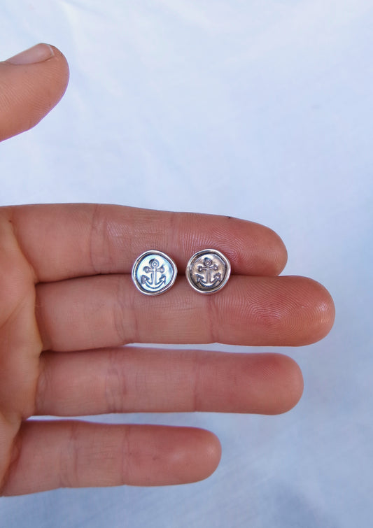 Anchor studs