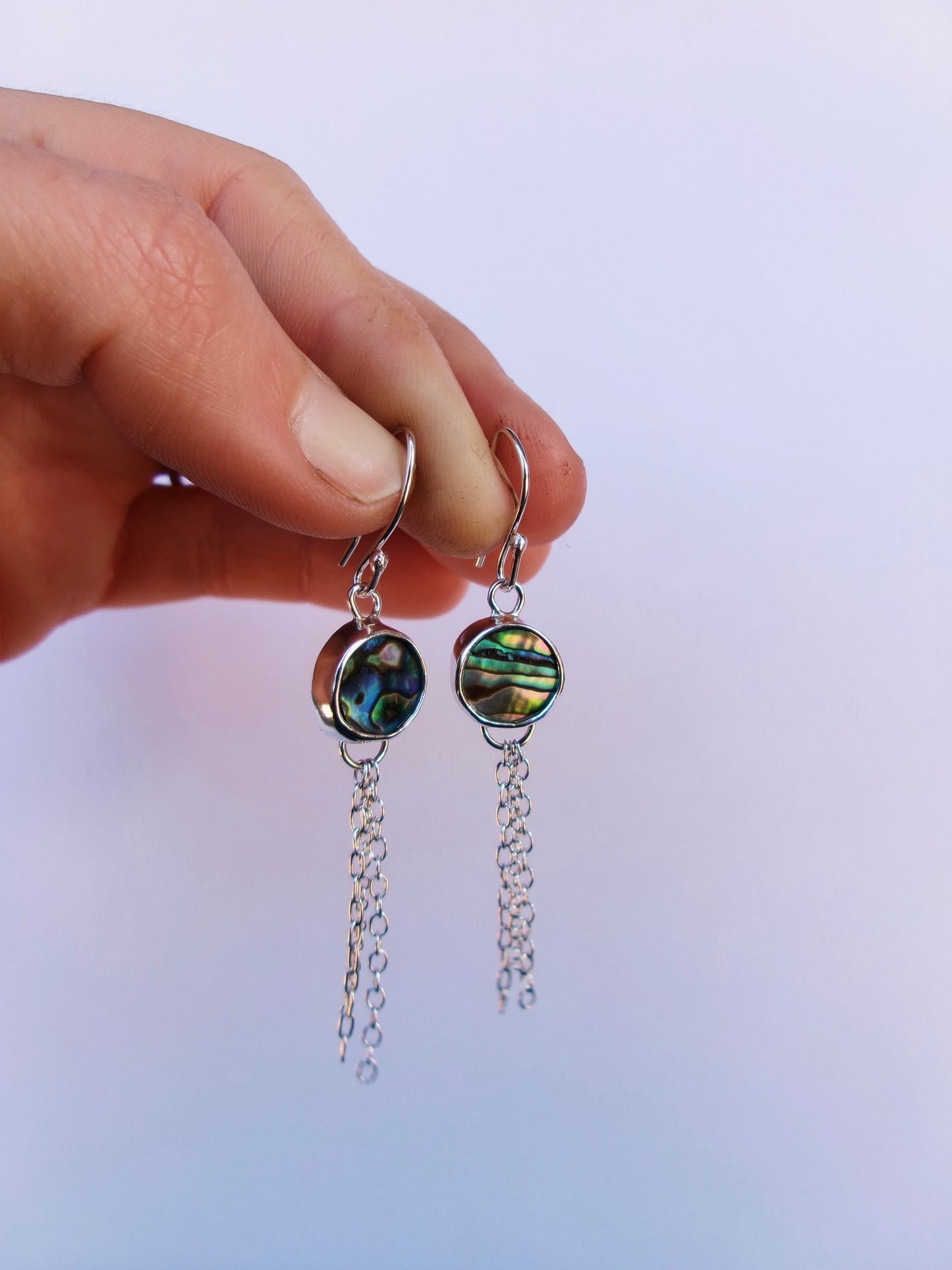 Cordelia dangles