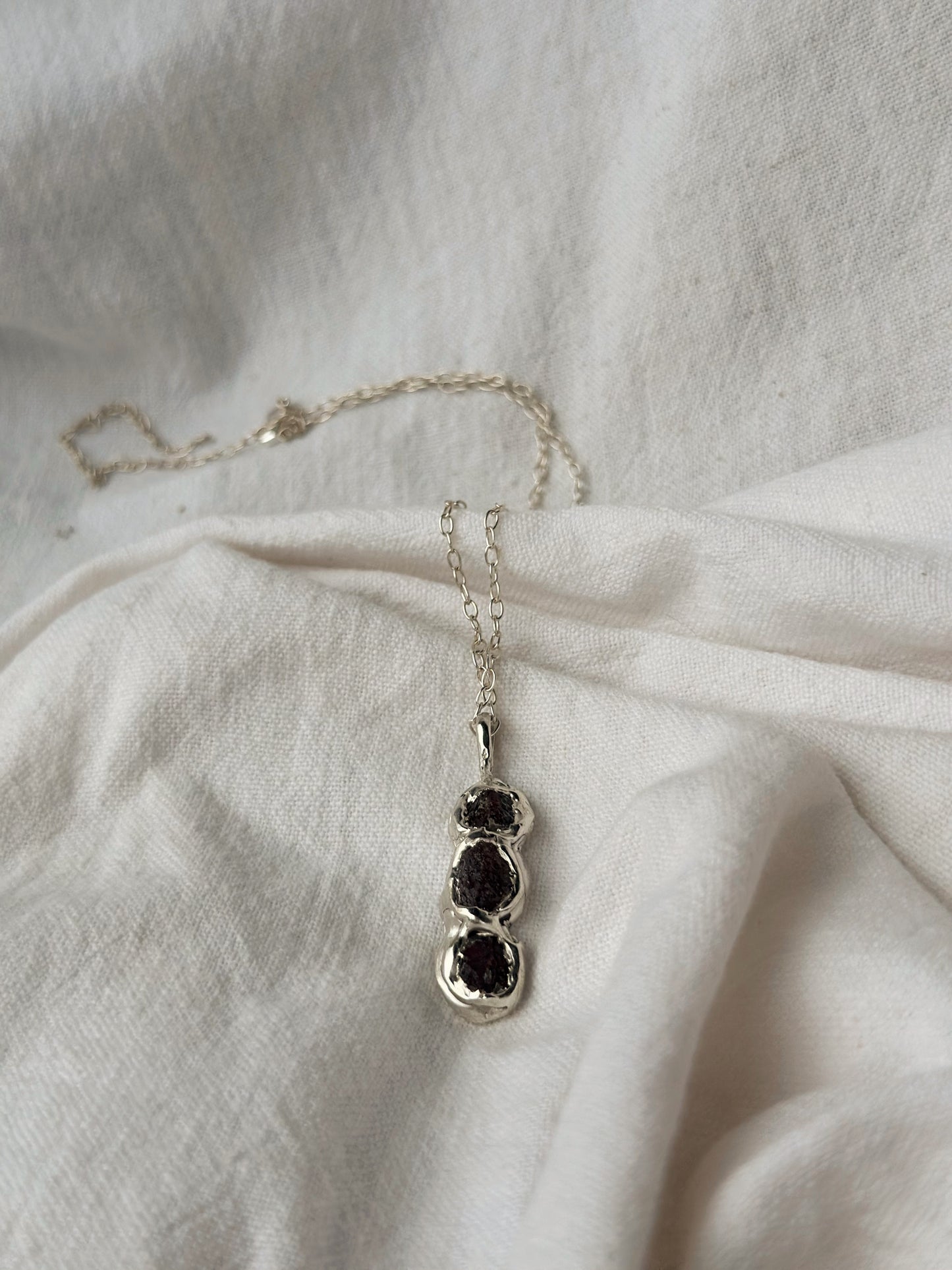 Pinot noir pendant