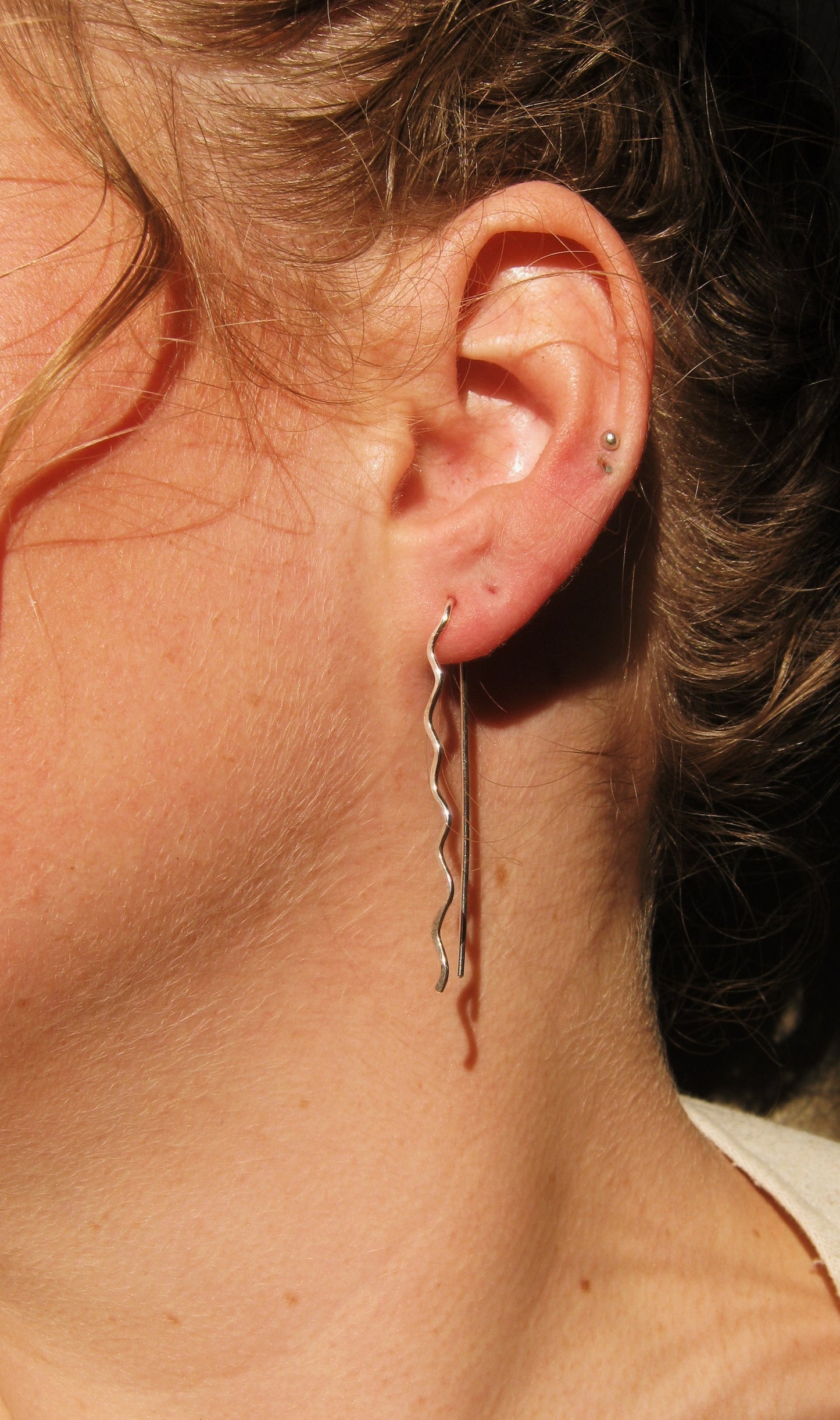 Squiggle ear pin