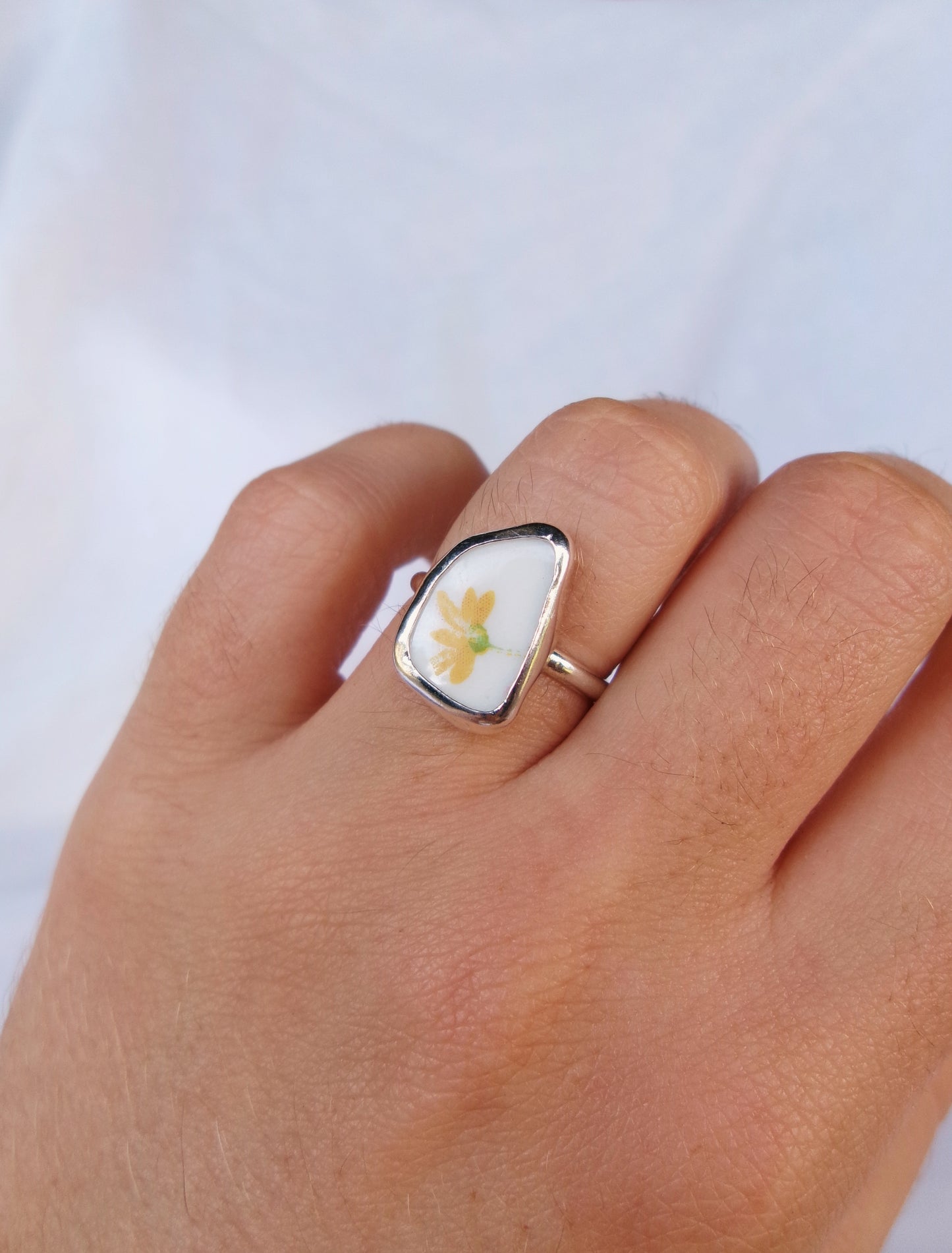 Daffodil teacup ring